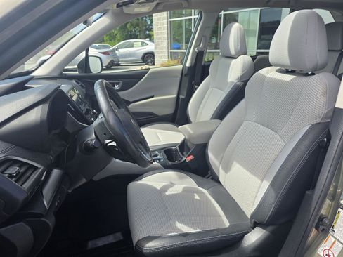 Used 2020 Subaru Forester Premium AWD/4WD image 10