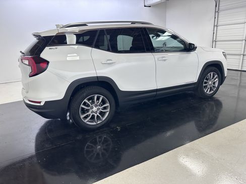 Used 2022 GMC Terrain SLT image 19
