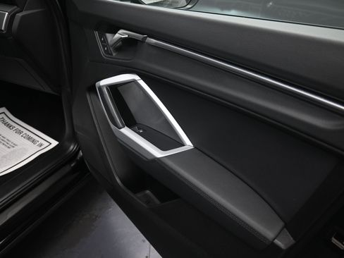 Used 2024 Audi Q3 2.0T Premium image 28