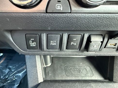 Used 2023 Toyota Tacoma TRD Off-Road w/ Technology Package AWD/4WD image 27