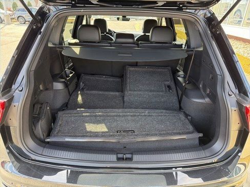 Used 2023 Volkswagen Tiguan SE R-Line image 19