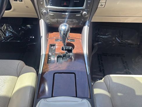 Used 2011 Lexus IS 250 w/ Premium Pkg Value Edition RWD image 16