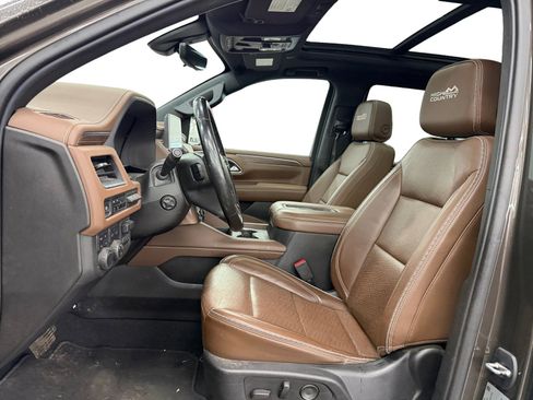 Used 2021 Chevrolet Tahoe High Country w/ Premium Package image 9