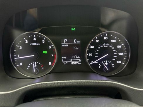 Used 2017 Hyundai Elantra SE FWD image 14