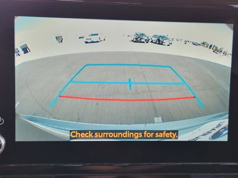 Used 2024 Toyota Highlander LE image 14