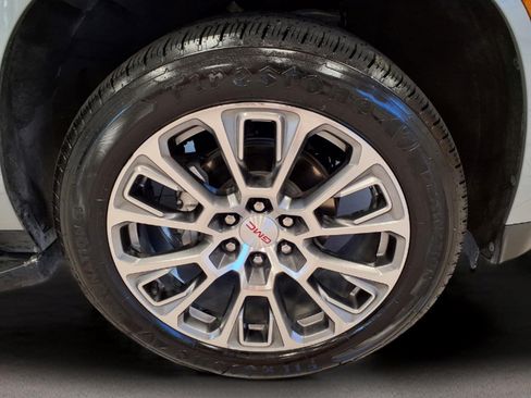 Used 2025 GMC Yukon Denali AWD/4WD image 8