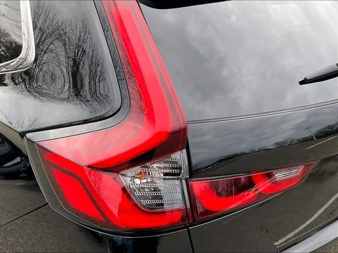 Certified 2025 Honda CR-V LX image 31