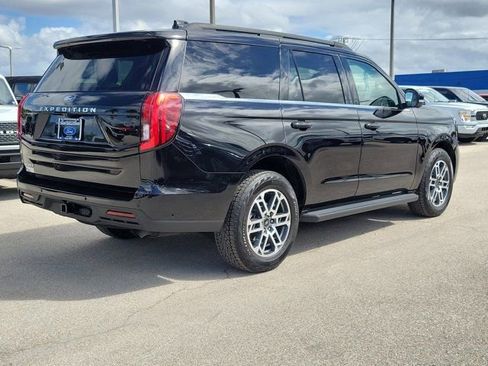 Certified 2025 Ford Expedition Active image 6