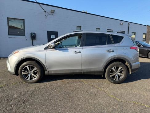 Used 2018 Toyota RAV4 XLE w/ Plus Extra Value Package AWD/4WD image 8