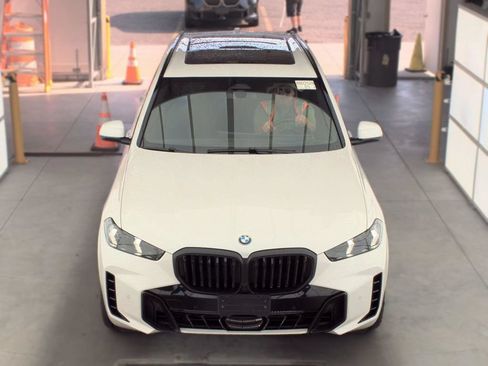 Used 2026 BMW X5 xDrive40i w/ M Sport Package AWD/4WD image 9