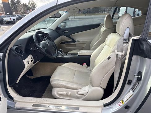 Used 2010 Lexus IS 250C image 9