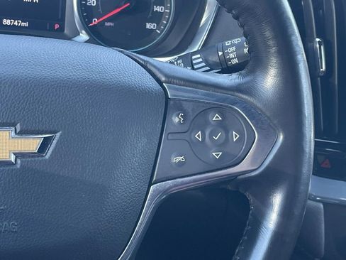 Used 2022 Chevrolet Traverse LT image 30