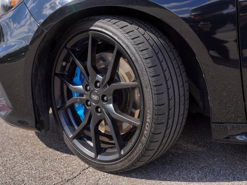 Used 2017 Ford Focus RS image 4