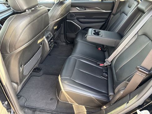 Used 2023 Jeep Grand Cherokee 4WD 4xe image 17