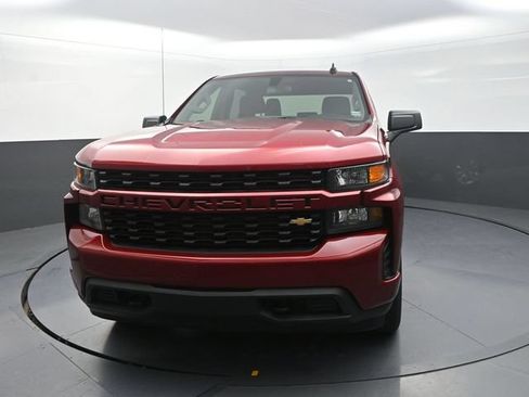 Used 2020 Chevrolet Silverado 1500 Custom w/ Custom Value Package AWD/4WD image 2
