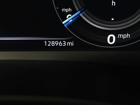 Used 2023 Volkswagen Atlas SE FWD image 23
