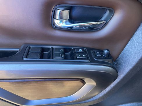 Used 2017 Nissan Titan Platinum Reserve AWD/4WD image 20