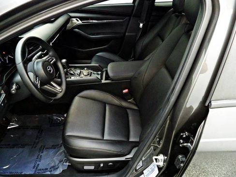 Used 2019 MAZDA MAZDA3 AWD Sedan w/ Preferred Package image 8