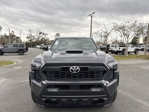 Used 2025 Toyota Tacoma SR5 image 8