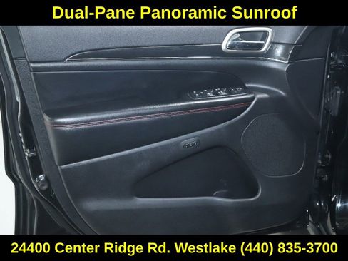 Used 2017 Jeep Grand Cherokee Trailhawk w/ Trailhawk Luxury Group AWD/4WD image 17