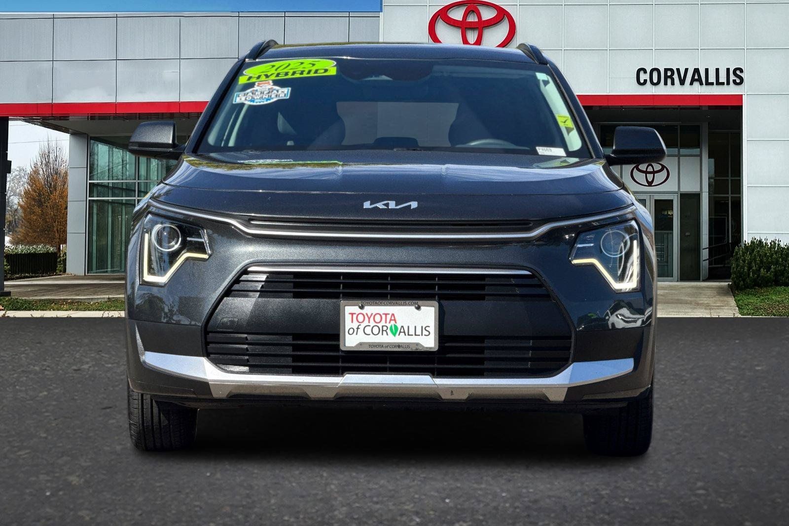 Used 2025 Kia Niro LX FWD image 9