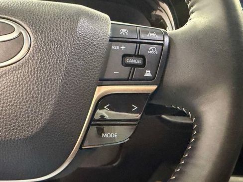 Used 2025 Toyota Crown Signia AWD/4WD image 22