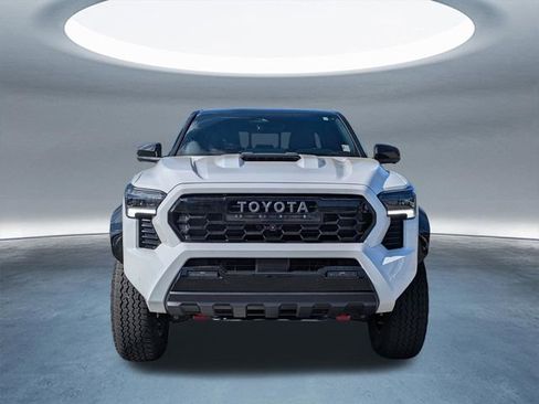 Used 2025 Toyota Tacoma TRD Pro AWD/4WD image 6