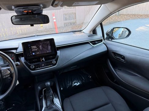 Used 2025 Toyota Corolla LE image 22