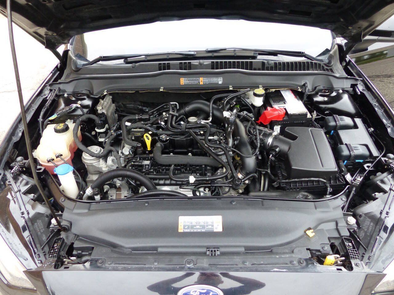 Used 2020 Ford Fusion SE FWD image 29