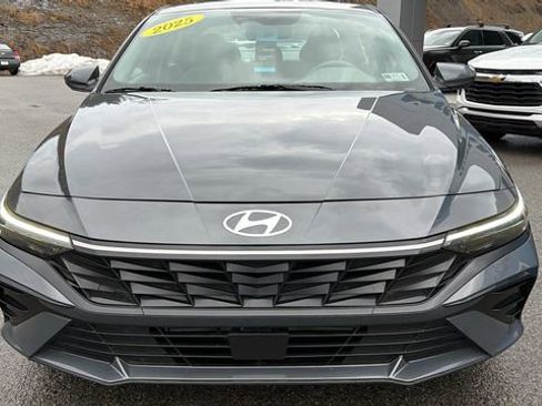 Used 2025 Hyundai Elantra SEL image 9