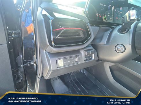 Certified 2025 Chevrolet Silverado EV RST AWD/4WD image 16