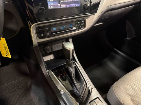 Used 2017 Toyota Corolla L FWD image 80