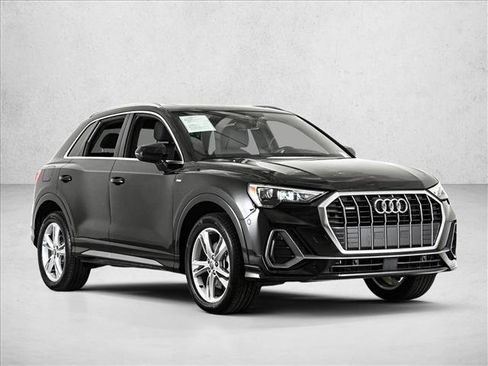 Used 2021 Audi Q3 2.0T Premium w/ Convenience Package AWD/4WD image 3