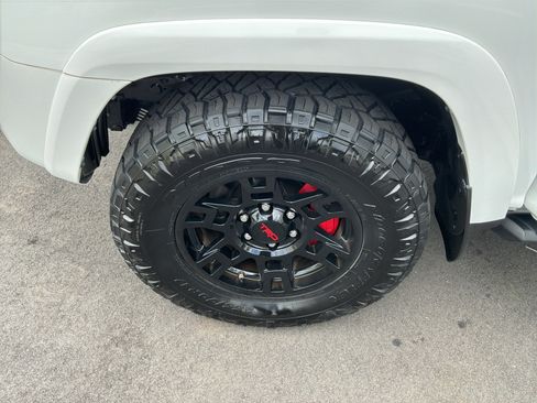 Used 2022 Toyota 4Runner SR5 Premium AWD/4WD image 13