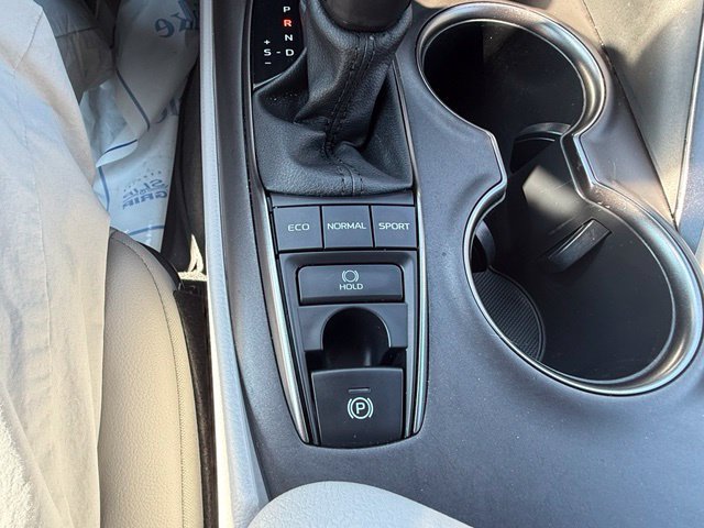 Used 2023 Toyota Camry SE AWD/4WD image 16