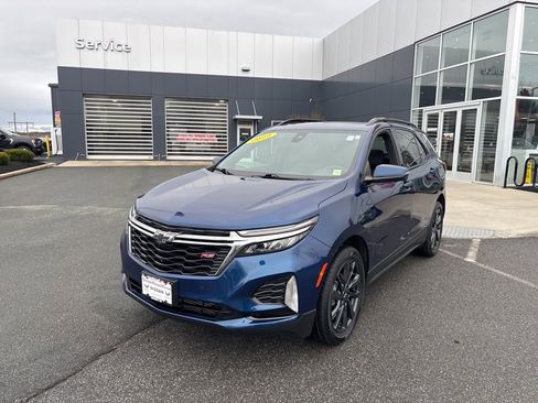 Used 2022 Chevrolet Equinox RS w/ RS Leather Package AWD/4WD image 3