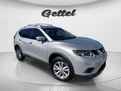 Used 2016 Nissan Rogue SV w/ SV Premium Package