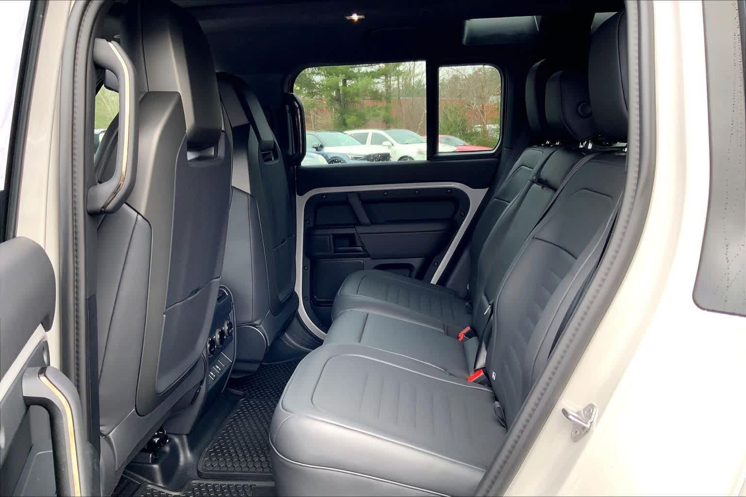 New 2026 Land Rover Defender 110 AWD/4WD image 14