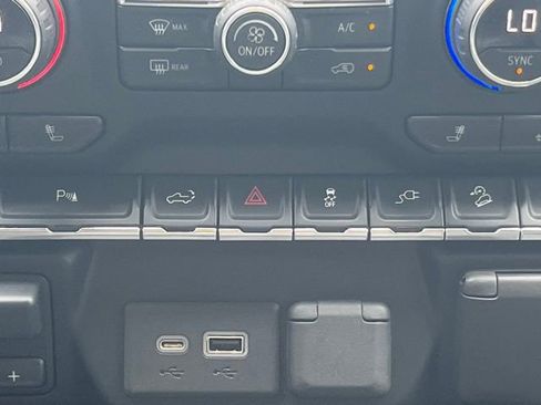 Used 2020 Chevrolet Silverado 2500 LT w/ Texas Edition AWD/4WD image 28