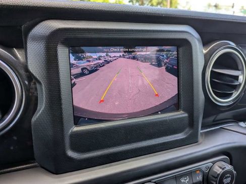Used 2021 Jeep Wrangler Unlimited Sahara AWD/4WD image 23