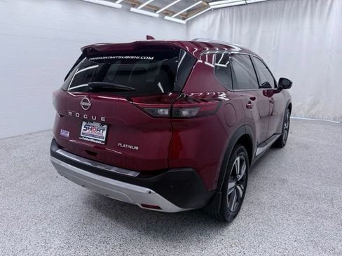 Used 2023 Nissan Rogue Platinum FWD image 2