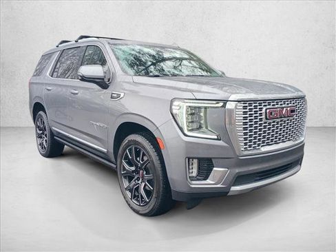 Used 2021 GMC Yukon Denali w/ Denali Premium Package image 3