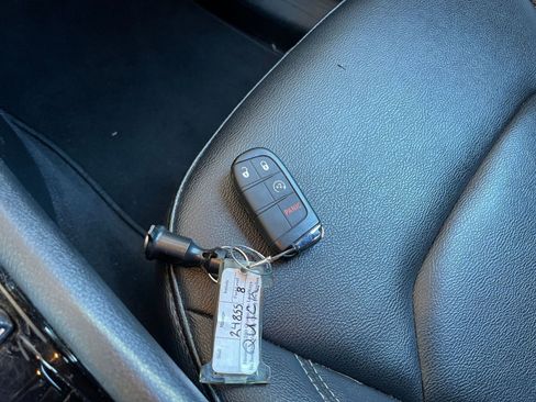 Used 2025 Jeep Compass Limited image 21