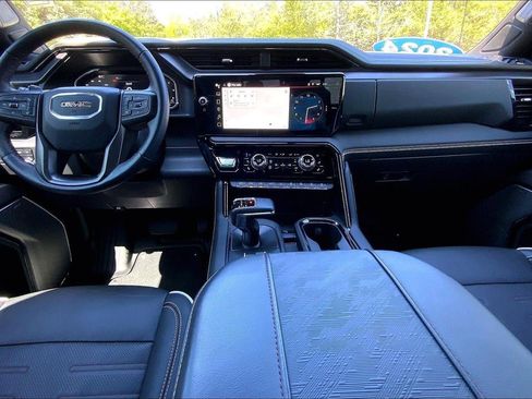 Used 2024 GMC Sierra 1500 AT4X image 16