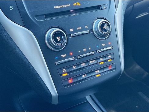 Used 2017 Lincoln MKC Select image 15