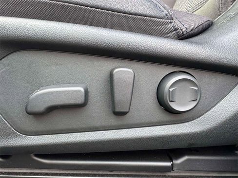 Used 2025 Subaru Forester Premium image 13