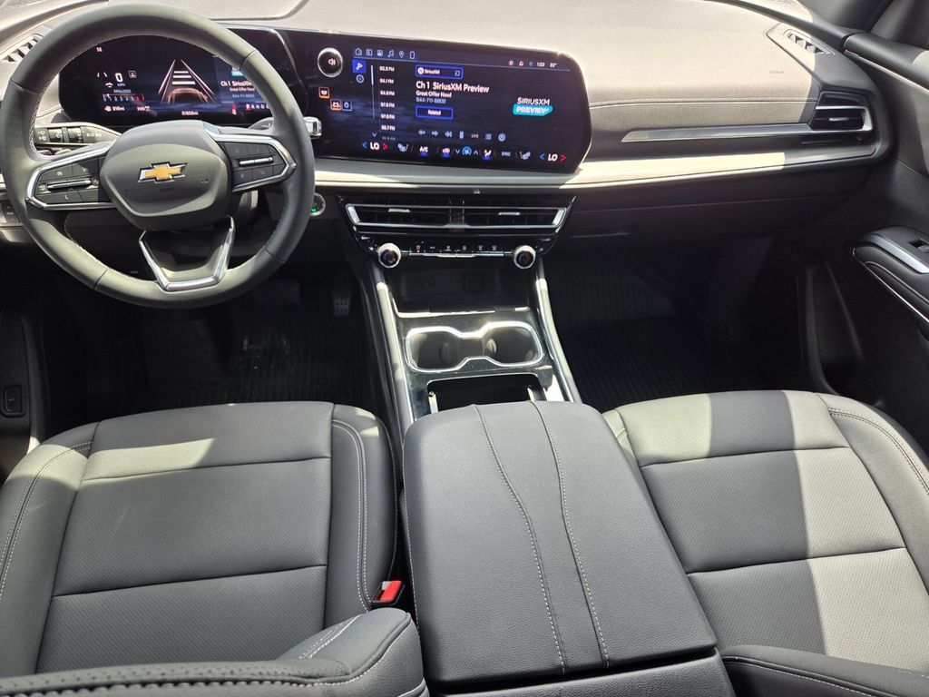 Used 2024 Chevrolet Traverse LT w/ Trailering Package AWD/4WD image 10
