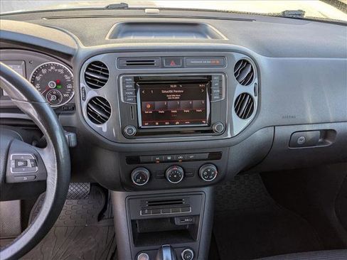 Used 2018 Volkswagen Tiguan Limited w/ Premium Package image 14