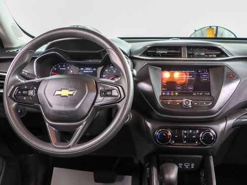 Used 2023 Chevrolet TrailBlazer LT FWD image 17