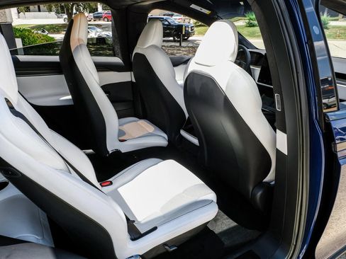 Used 2022 Tesla Model X Plaid AWD/4WD image 34